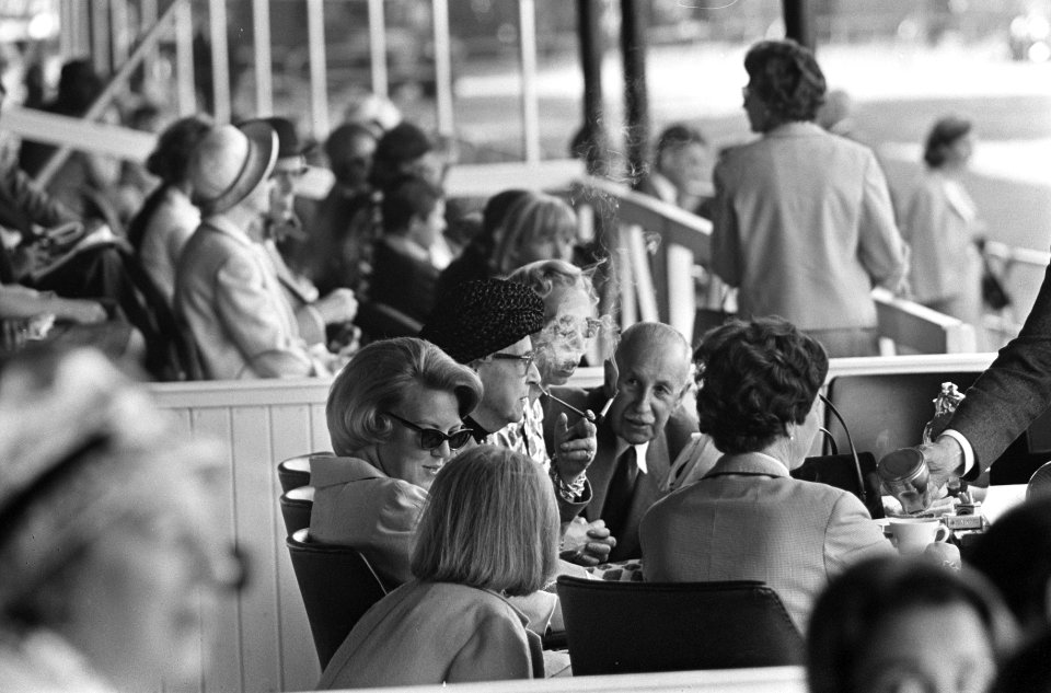 CHIO te Rotterdam, tweede dag, Prinses Beatrix en Prinses Armgard, Bestanddeelnr 916-8429