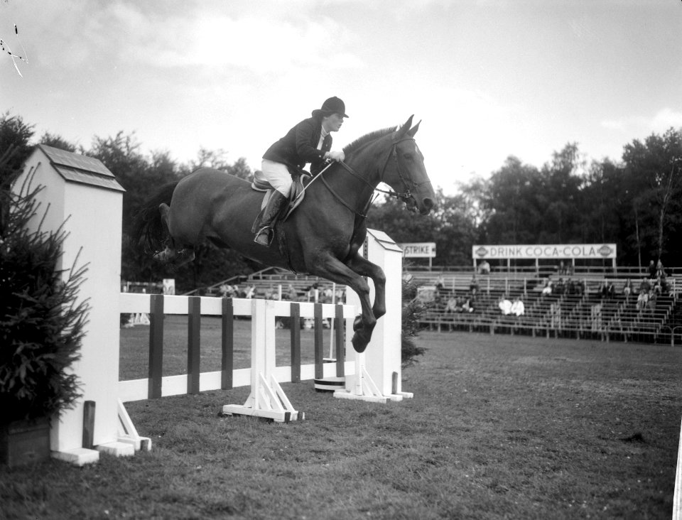 CHIO te Rotterdam, Pia Arts op Melodie, winares jeugd springconcours, Bestanddeelnr 918-1273