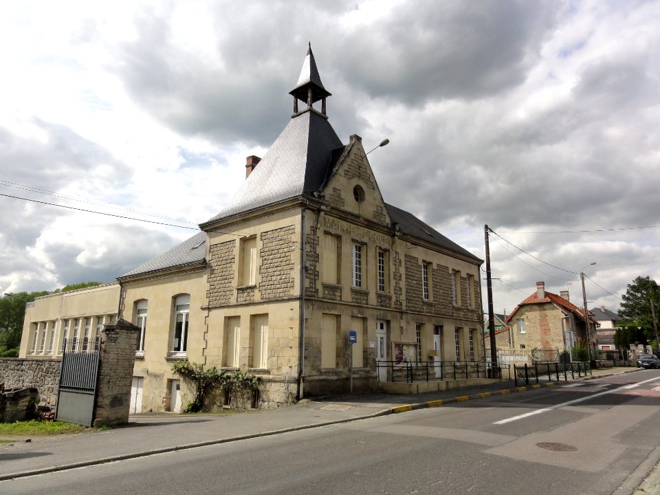 Chivy-lès-Étouvelles (Aisne) ancienne mairie - école