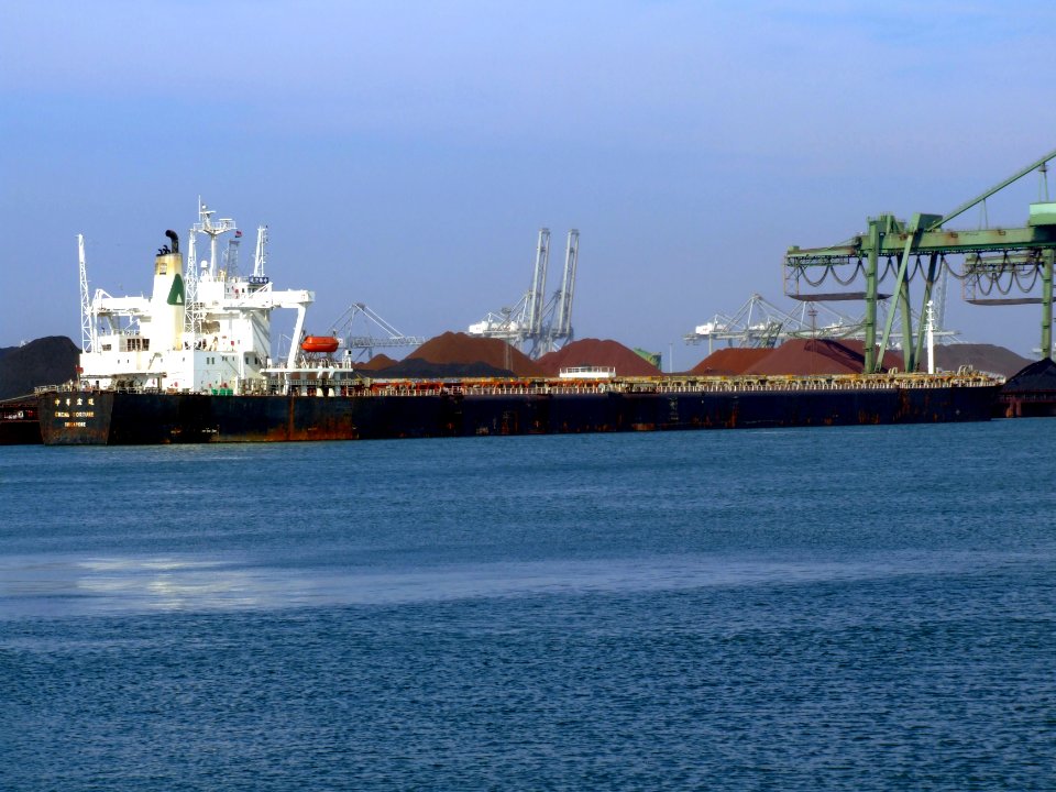 China Fortune - IMO 9035797 - Callsign 9VRJ, Mississippi harbour, Port of Rotterdam, Holland 19-Apr-2007