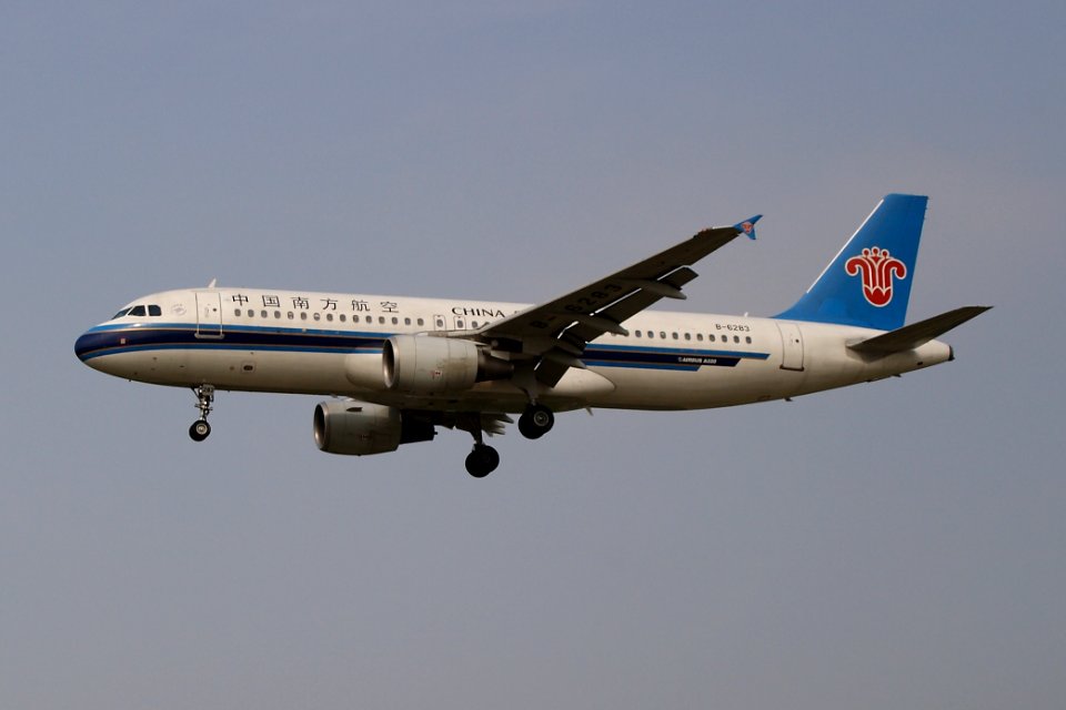 ChinaSouthernAirlines A320 fukuoka 20090523160002