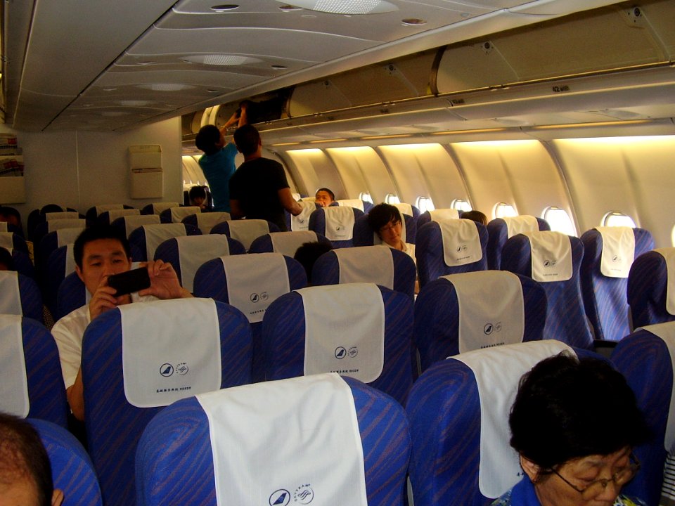 ChinaSouthernAirbusA330Cabin