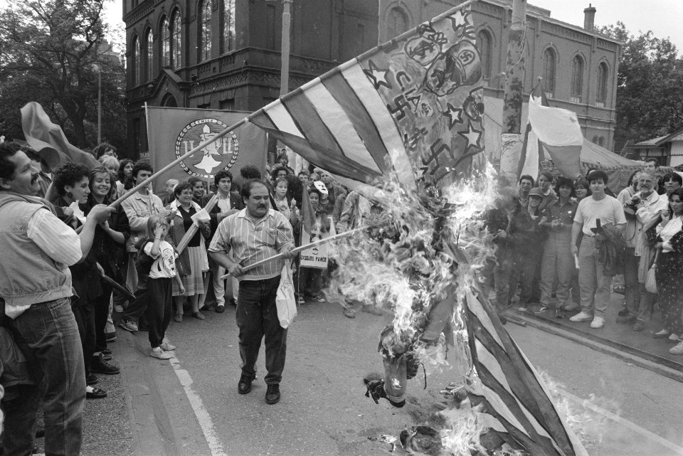 Chili-demonstratie in Amsterdam, Bestanddeelnr 934-3108