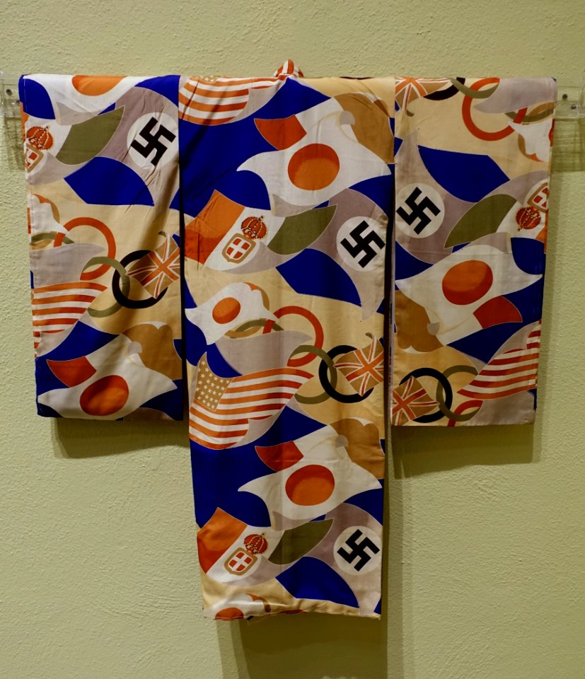 Child's propaganda kimono with Olympic symbols and international flags, Japan, Showa period, c. 1936, silk - Jordan Schnitzer Museum of Art, University of Oregon - Eugene, Oregon - DSC09372
