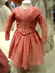 Child's informal dress, Millstone, New Jersey, United States, textile c. 1835-1837, dress 1840-1844 - Patricia Harris Gallery of Textiles & Costume, Royal Ontario Museum - DSC09439