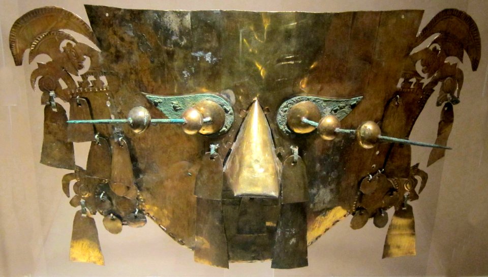 Chimú, mummy mask, gold, Dayton Art Institute