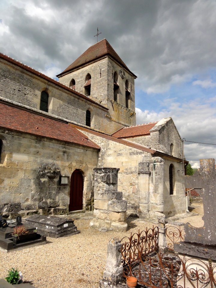 Chivy-lès-Étouvelles (Aisne) Église Saint-Pierre-aux-Liens 02