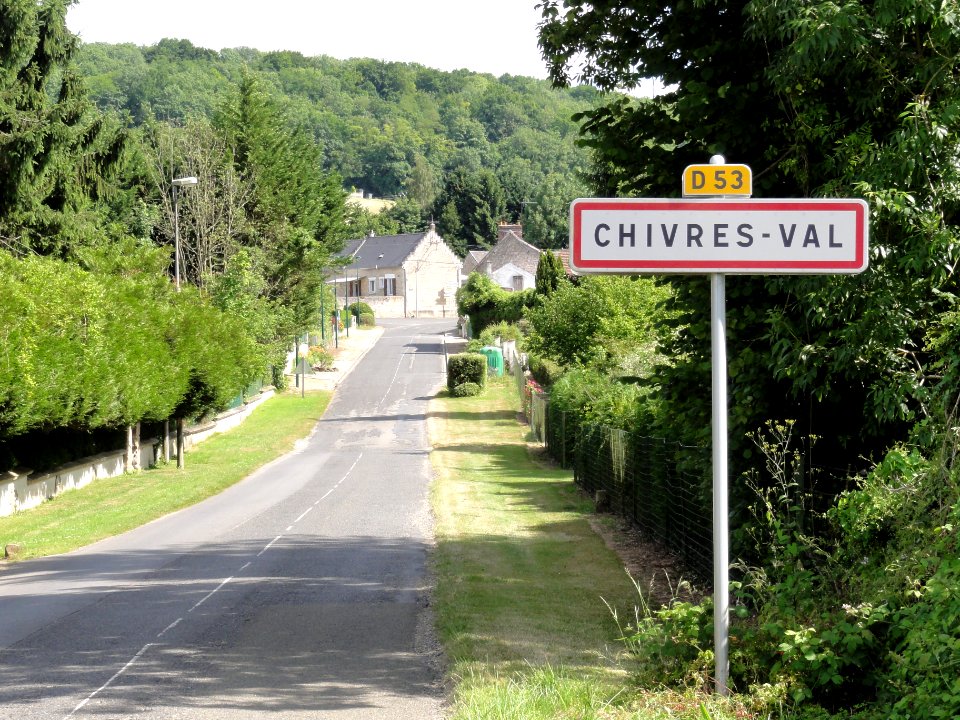 Chivres-Val (Aisne) city limit sign