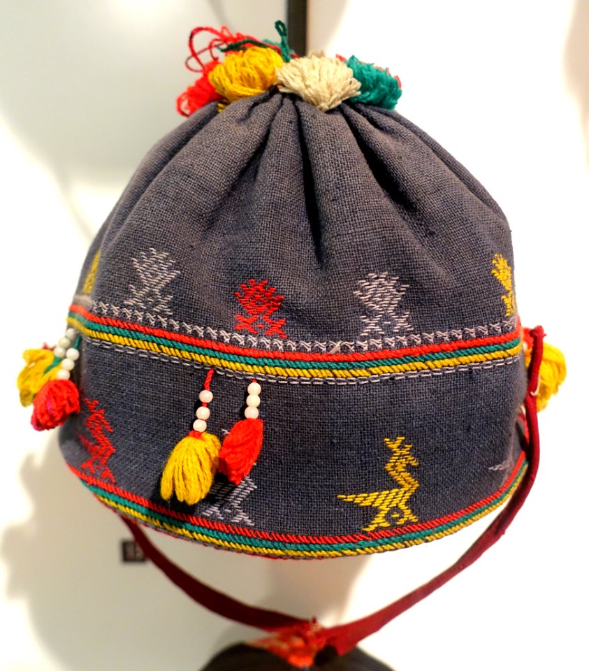 Child's cap, Dao Quan Chet, Ba Vi, Ha Tay, 1994 - Vietnamese Women's Museum - Hanoi, Vietnam - DSC04327