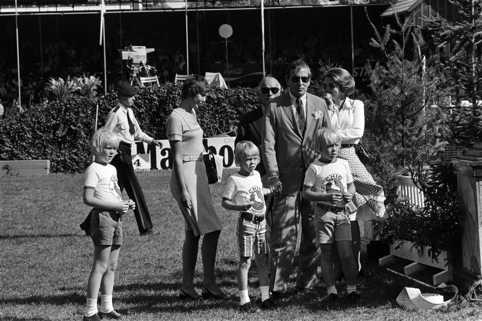 CHIO in Rotterdam, Beatrix en Claus en kinderen, Johan Friso , Constantijn en Wi, Bestanddeelnr 928-7416