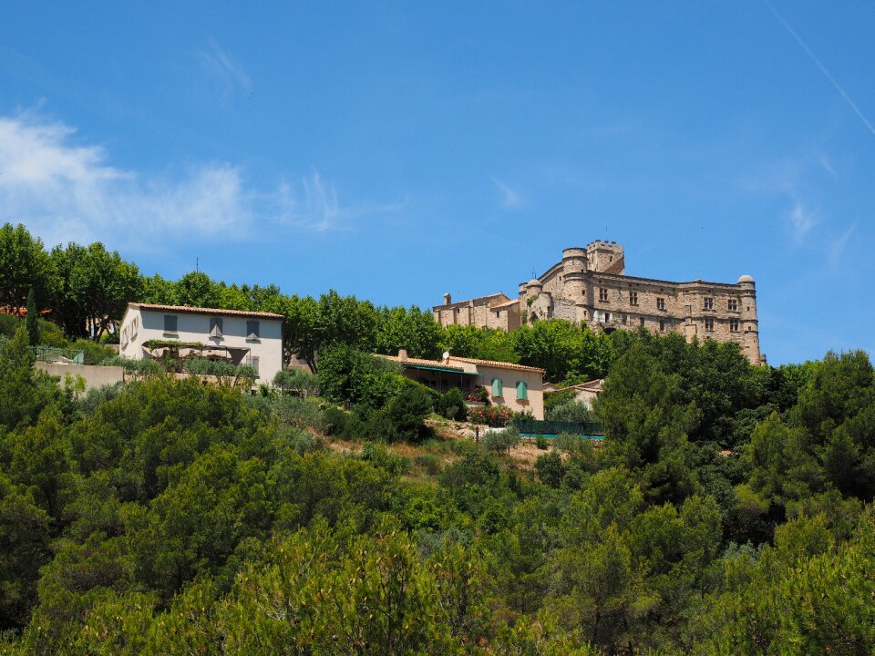 Building architecture provence