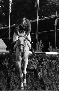 CHIO Rotterdam Alwin Schockemöhle in actie met Rex the Robber, Bestanddeelnr 927-4094