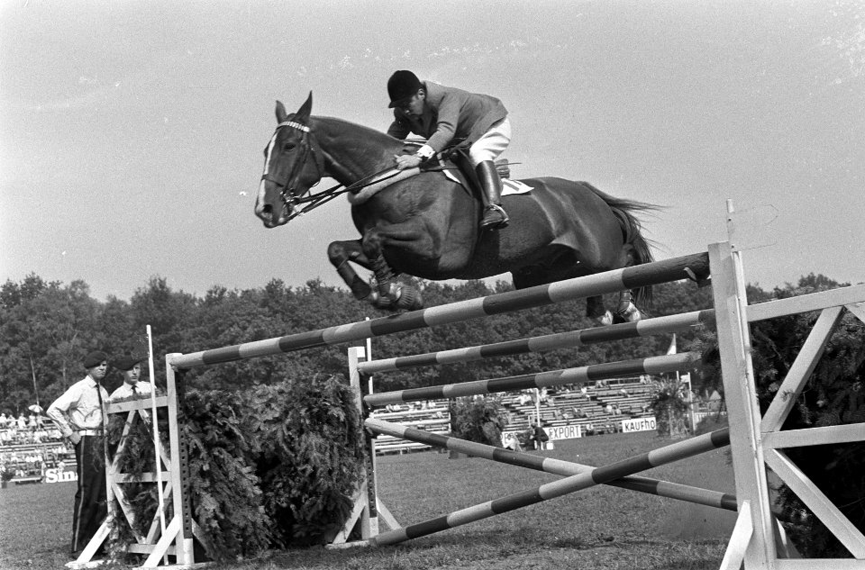 CHIO te Rotterdam. De Braziliaan Nelson Pessoa op zijn paard Gran Geste, Bestanddeelnr 920-6451