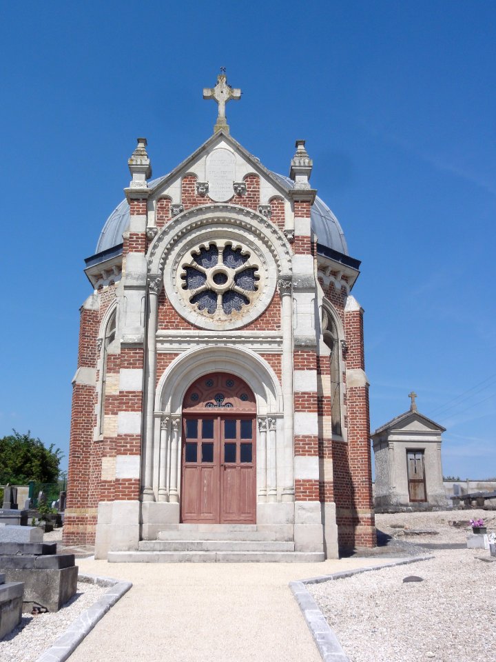 Chevresis-Monceau (Aisne) chapelle St.Frédéric au cimetière