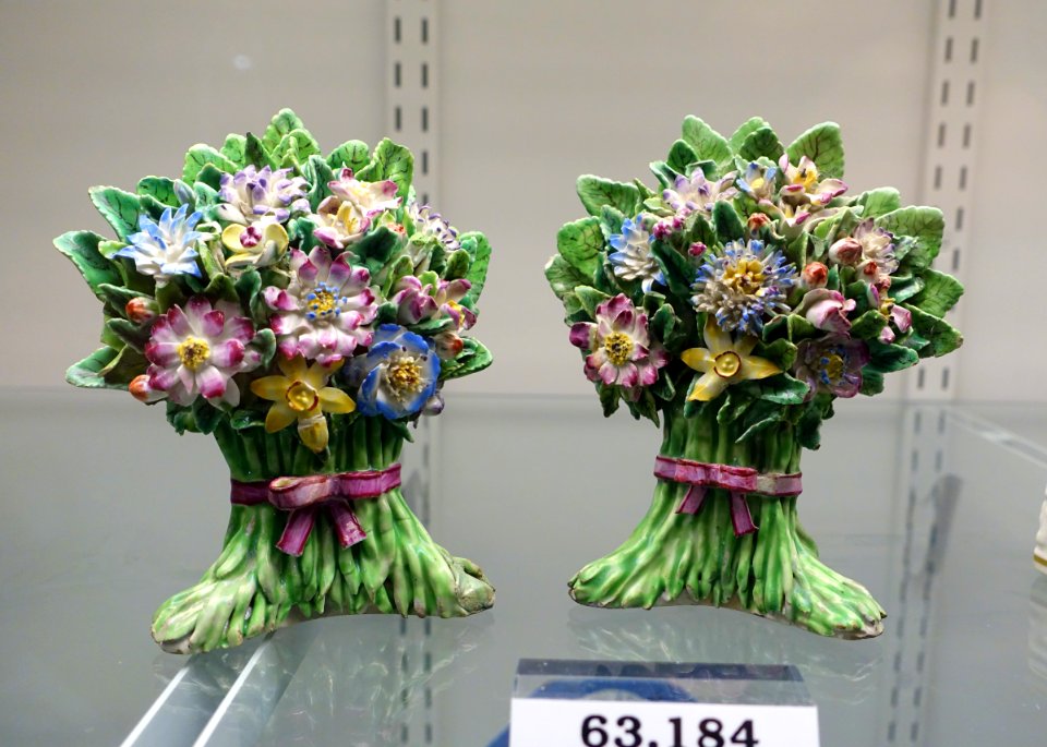 Chimney ornaments (flower bouquets), Bow Porcelain Works, London, c. 1765, soft-paste porcelain, overglaze enamels, HD 63.184 - Flynt Center of Early New England Life - Deerfield, Massachusetts - DSC04711