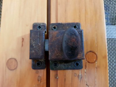 Chevening Flats cupboard latch2