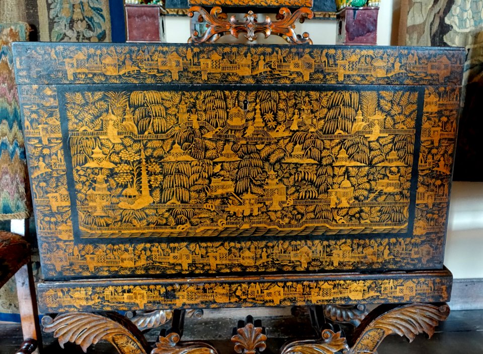 Chest-on-stand, China, 1800-1830, wood and lacquer - Packwood House - Warwickshire, England - DSC08852