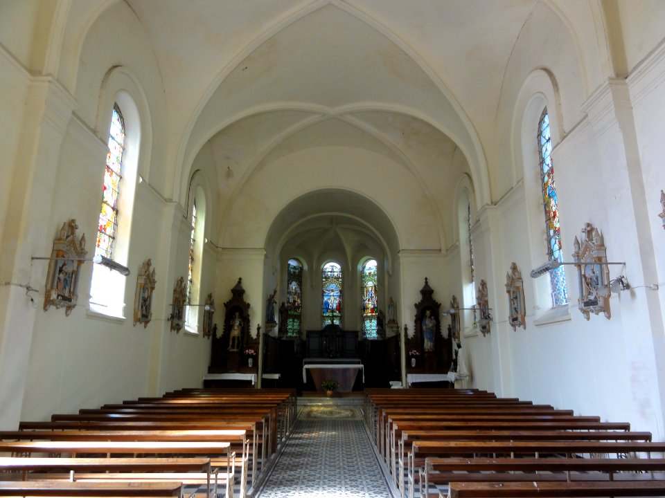 Chigny (Aisne) église intérieur, nef