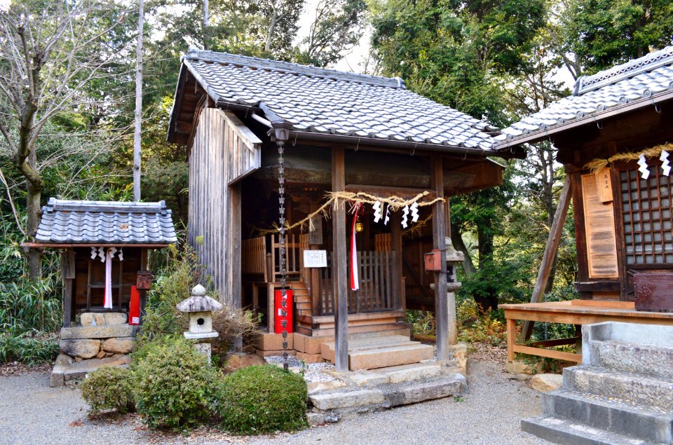 Chikatsuo-jinja, Hora-jinja