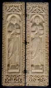 Christ and Saint Peter, Upper Italy, c. 900 AD Christ, c. 1000 AD Saint Peter, ivory - Hessisches Landesmuseum Darmstadt - Darmstadt, Germany - DSC00282