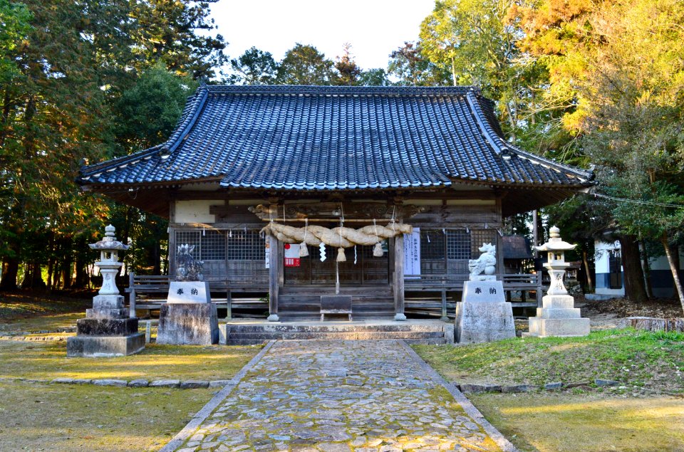 Chihayahiko-jinja, haiden-1