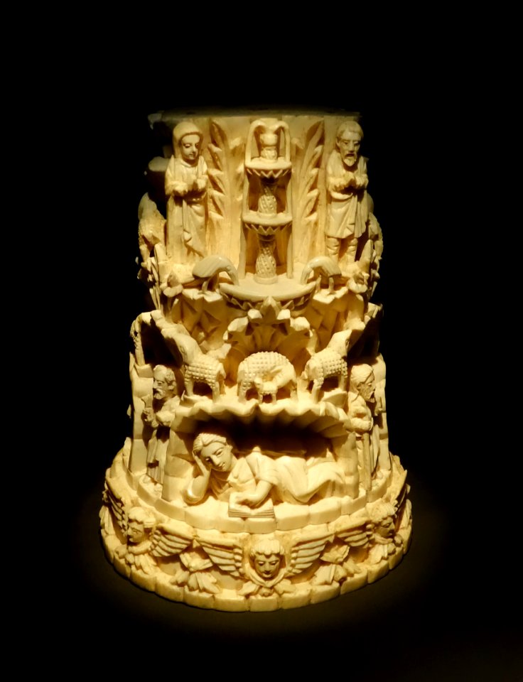 Christ Child as the Good Shepherd, pedestal, India, 17th century - Museu Nacional de Machado de Castro - Coimbra, Portugal - DSC00264