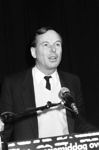 Chris Smeekes , directeur STER, Bestanddeelnr 933-5753
