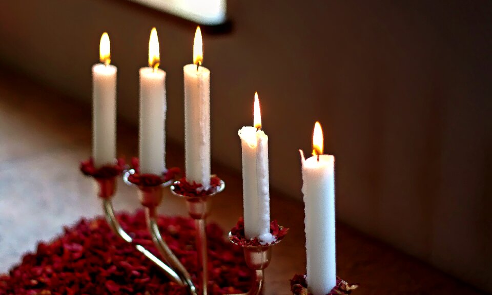 White candlelight romantic
