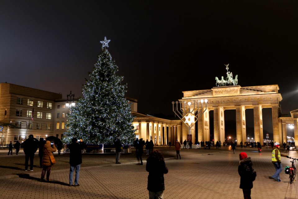 Christmas Hanukkah decoration Pariser Platz 2020-12-11 22
