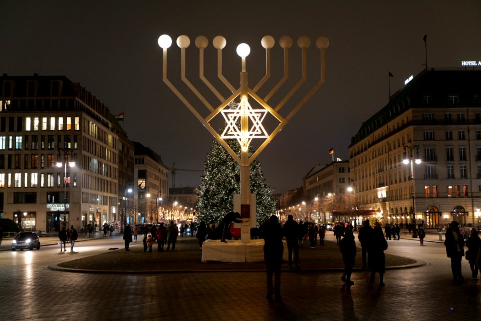 Christmas Hanukkah decoration Pariser Platz 2020-12-11 04
