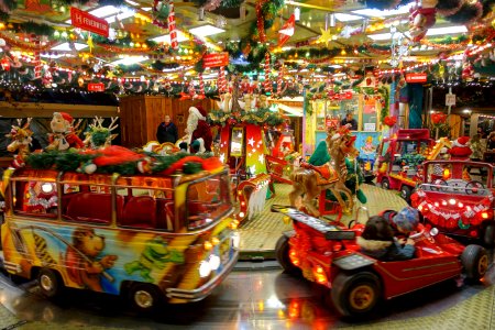 Christmas market carousel - Frankfurt am Main, Germany - DSC04143