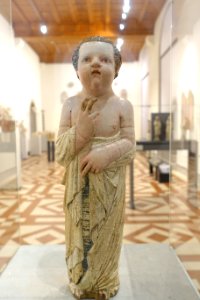 Christ Child, Perugia, c. 1320, walnut wood - Bode-Museum - DSC03555