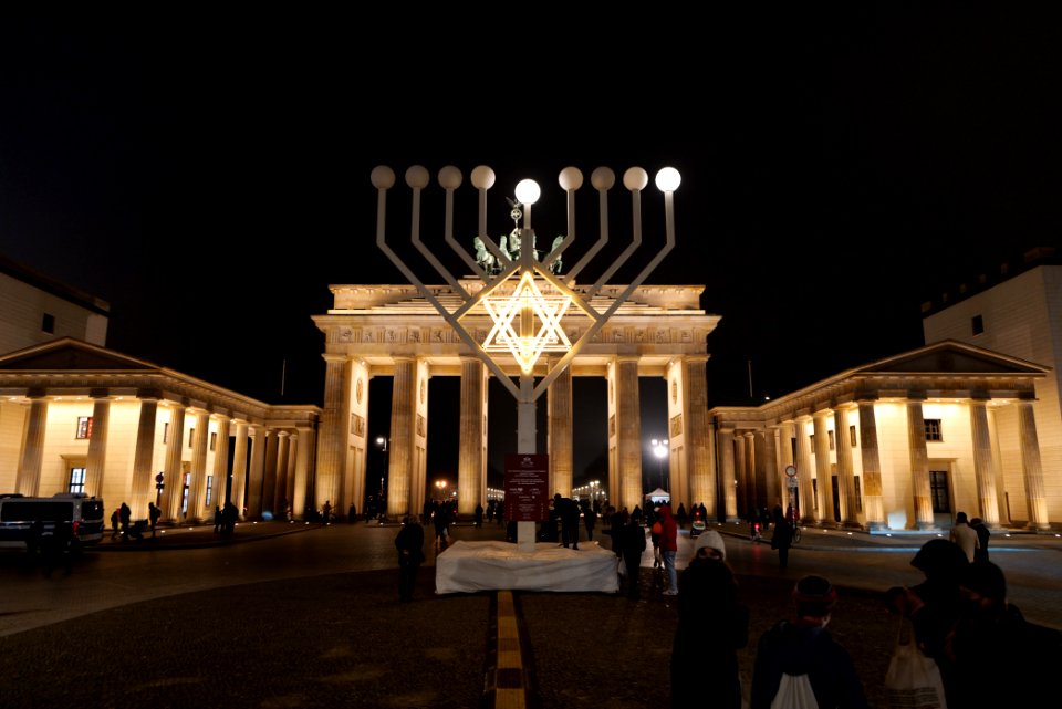 Christmas Hanukkah decoration Pariser Platz 2020-12-11 05