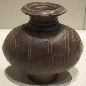 Chinese vessel, Han dynasty, burnished earthenware, Honolulu Museum of Art 1017.1