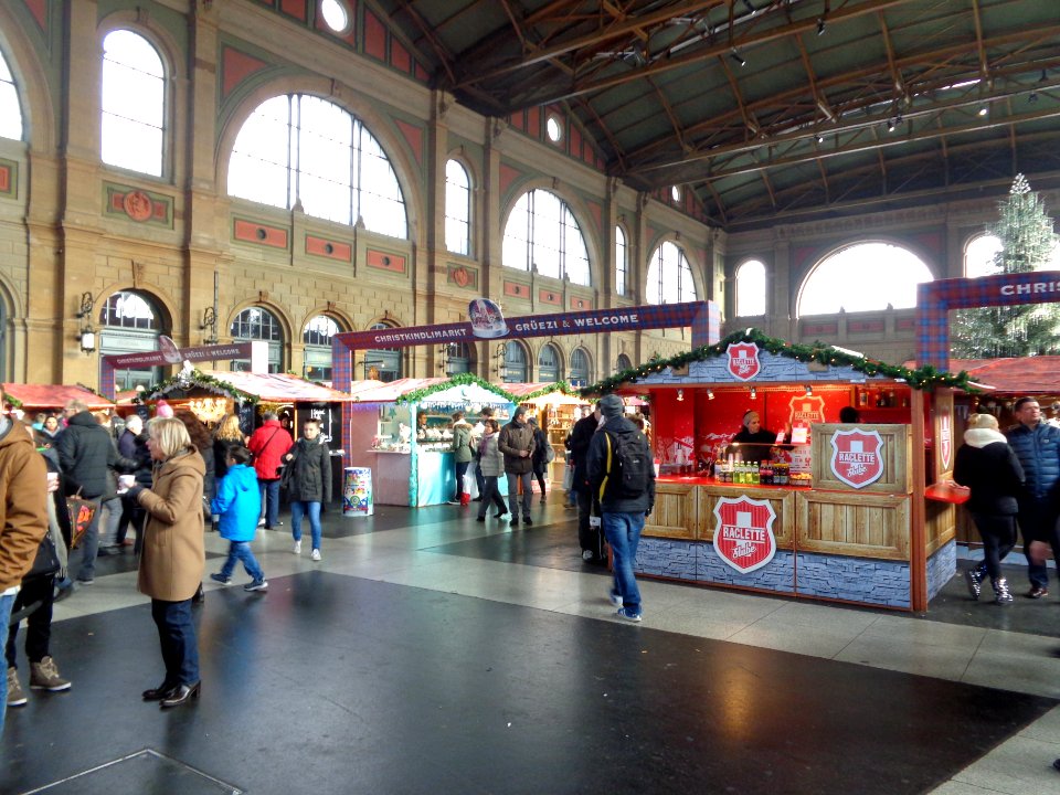 Christkindlimarkt-Bahnhof-Zuerich 2014