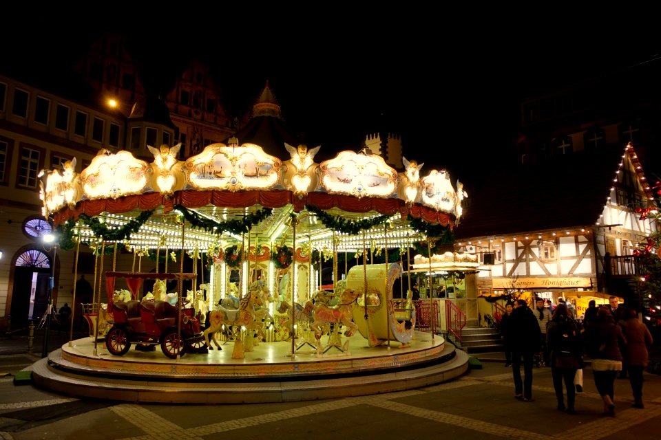 Christmas market carousel - Frankfurt am Main, Germany - DSC04142