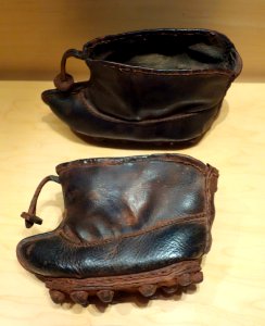 Chinese boots for bound feet, Shanghai, early 20th century, leather - Bata Shoe Museum - DSC00077