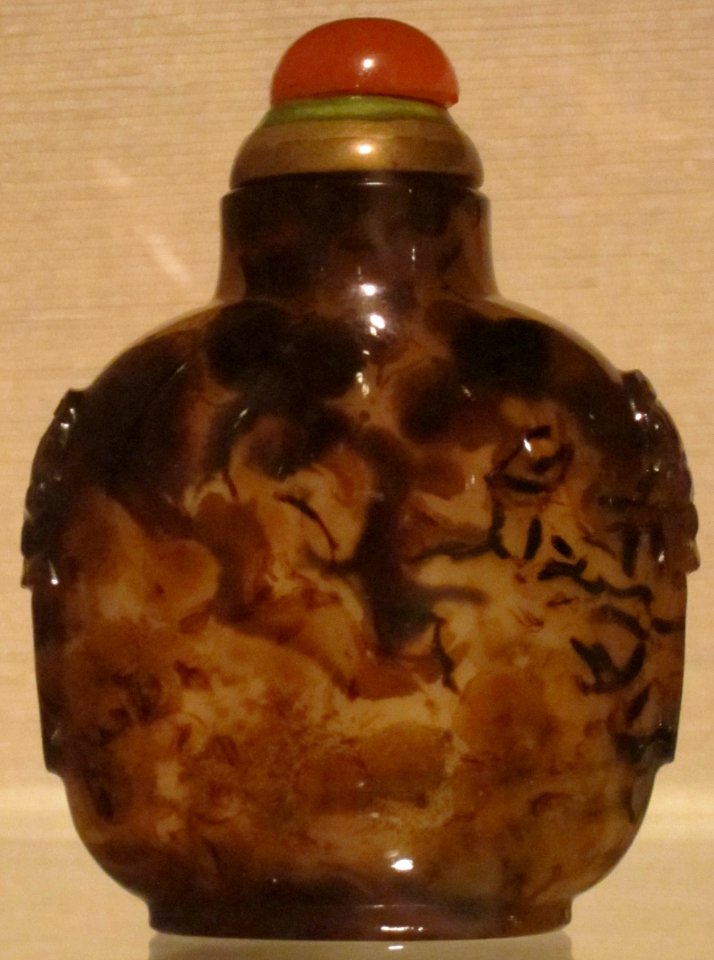 Chinese snuff bottle, 19th century, agate bottle with coral and brass stopper, Honolulu Museum of Art