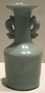 Chinese vase, Song dynasty, stoneware with celadon glaze, HAA