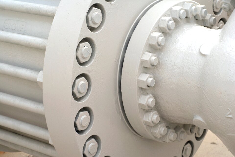 Steel the screws white
