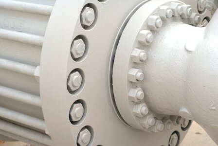 Steel the screws white
