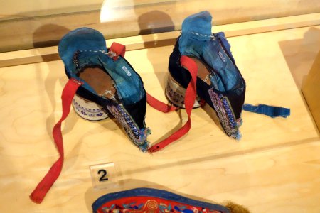 Chinese shoes for bound feet, Shanxi province, early 20th century - Bata Shoe Museum - DSC00057