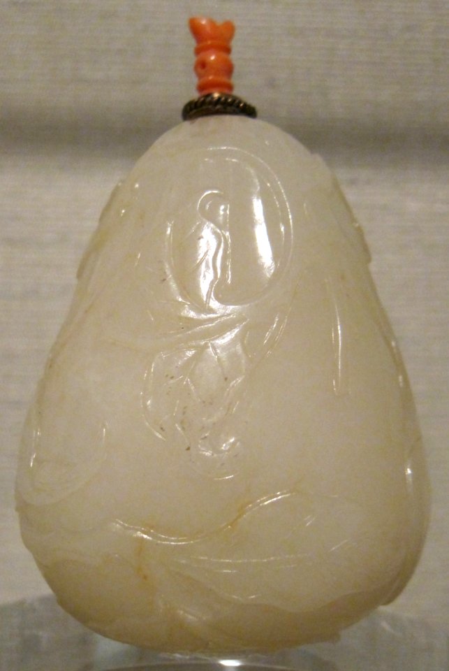 Chinese snuff bottle, Qing dynasty, c. 1780-1850, jade bottle with coral stopper, Honolulu Museum of Art