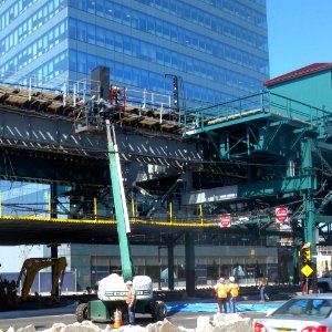Cherrypicker at Queensboro Plaza BMT jeh