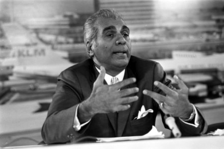 Cheddi Jagan , leider van de People Progressive Party van Gyana, tijdens persc, Bestanddeelnr 925-3709