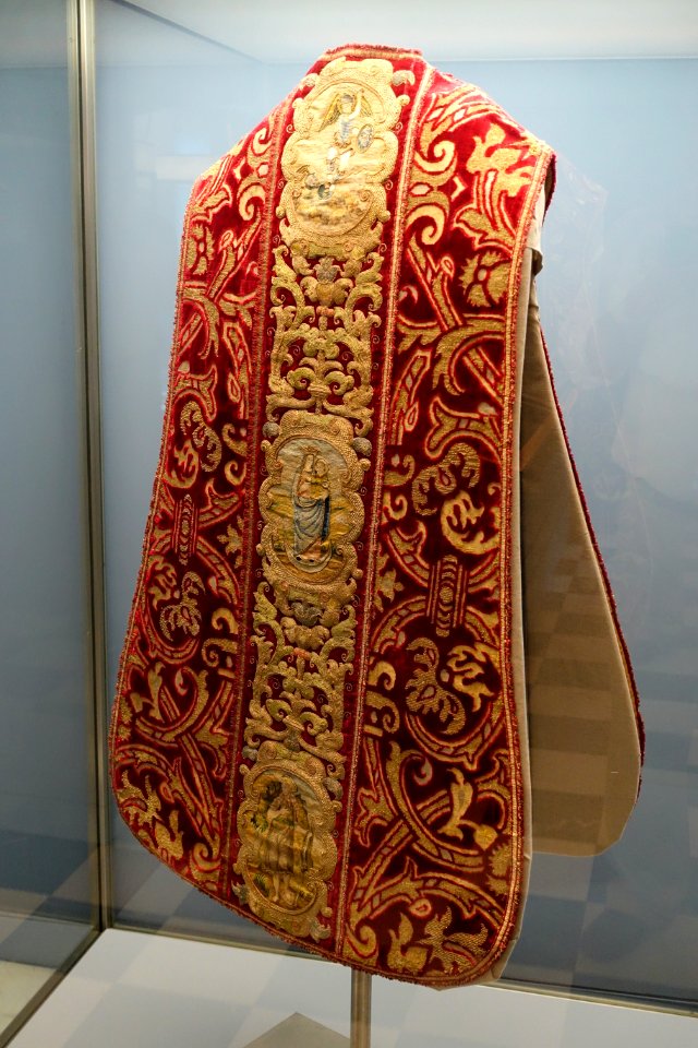 Chasuble, Spain, 16th century AD, view 1 - Museo Nacional de Artes Decorativas - Madrid, Spain - DSC08189