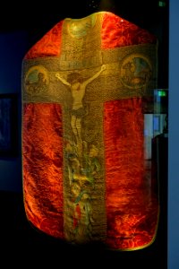 Chasuble, said to be from Rottenburg, Kreis Tübingen, German using woven fabrics from Italy and Köln, 1450-1500 AD, silk - Landesmuseum Württemberg - Stuttgart, Germany - DSC03123