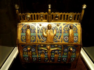 Chasse, view 1, about 1225-1250 AD, French, Limoges, gilded copper and enamel over oak core - Cleveland Museum of Art - DSC08487