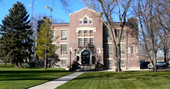 Chase County, Nebraska courthouse from E 1