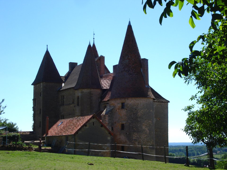 Chassy (Saône-et-Loire, Fr) le château